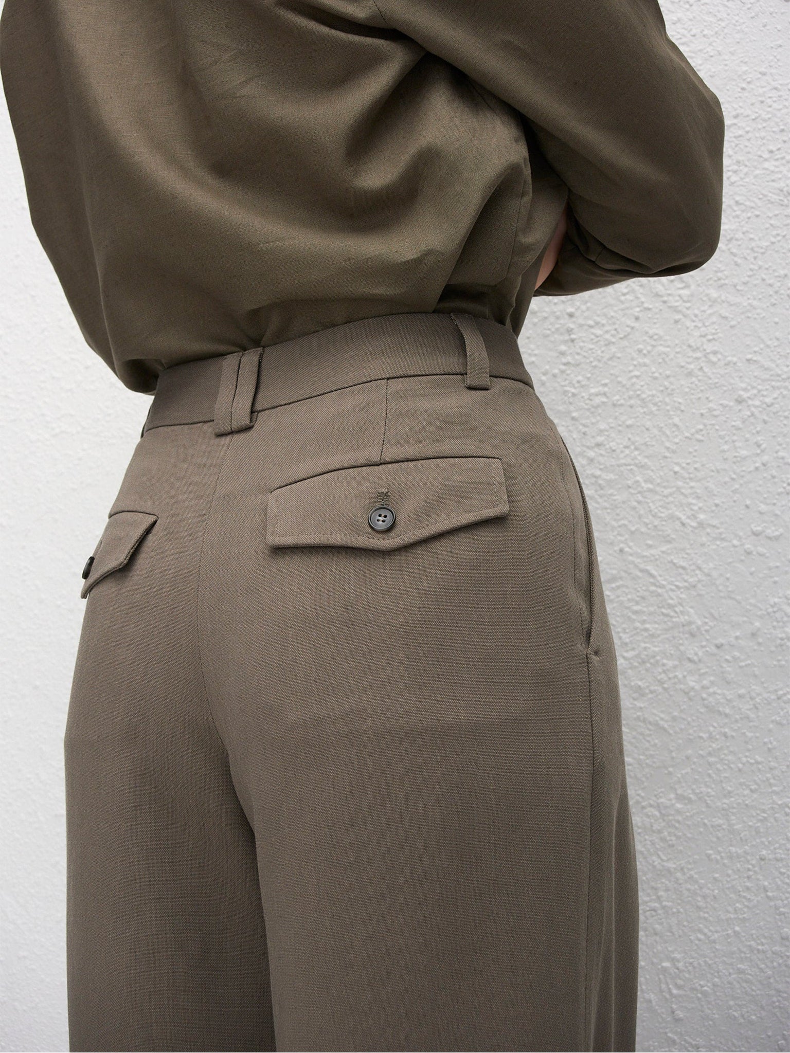 Matteau Tailored Pleat Trouser Myrtle - Image 3
