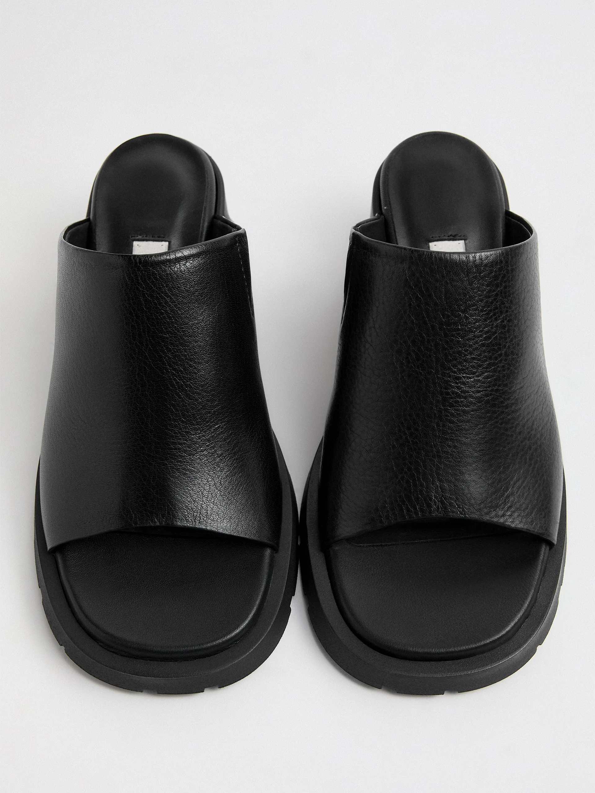MIISTA x E8 Ini Sandal Black - Image 3