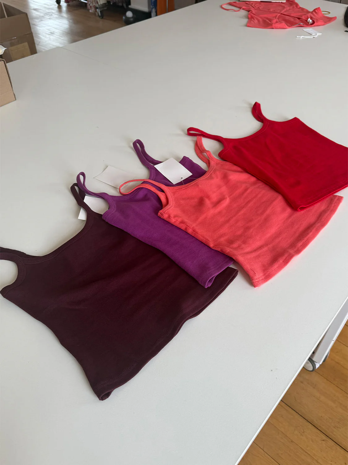 Olga Joan Ribbed Singlet Vino - Image 5