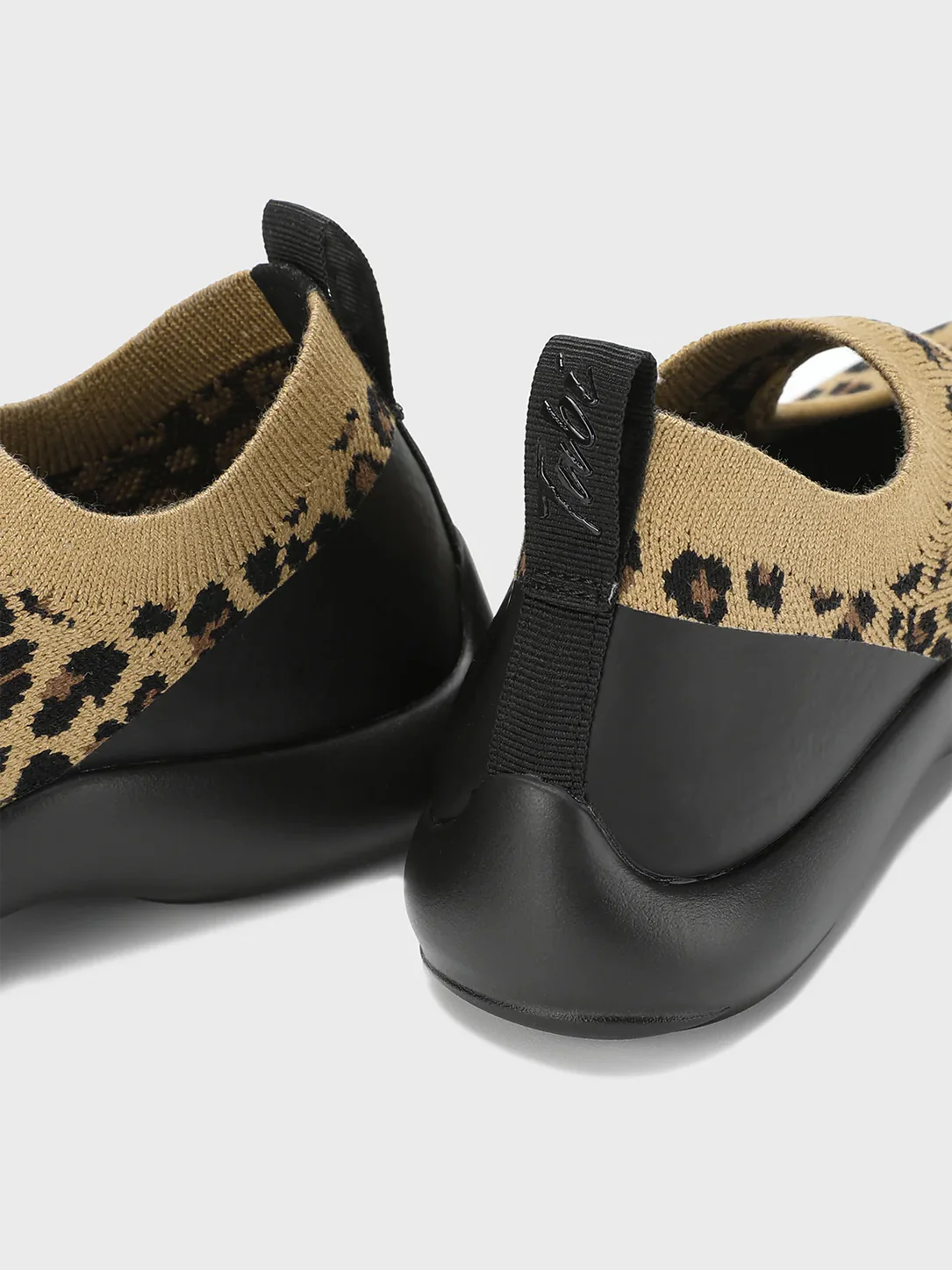 Tabi Sandal Brown Leopard - Image 7