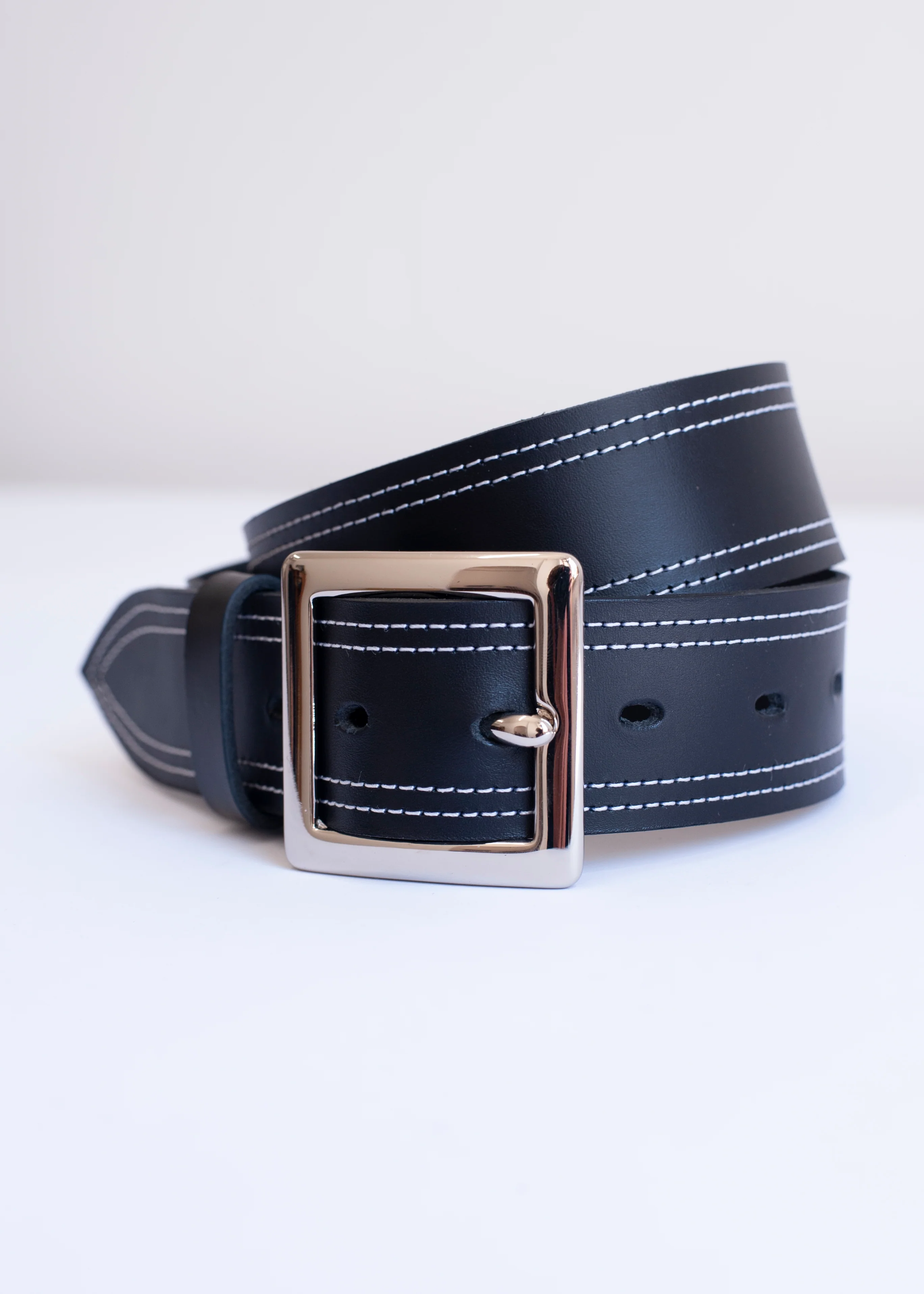 The Lair Daisy White Stitch Belt - Image 4