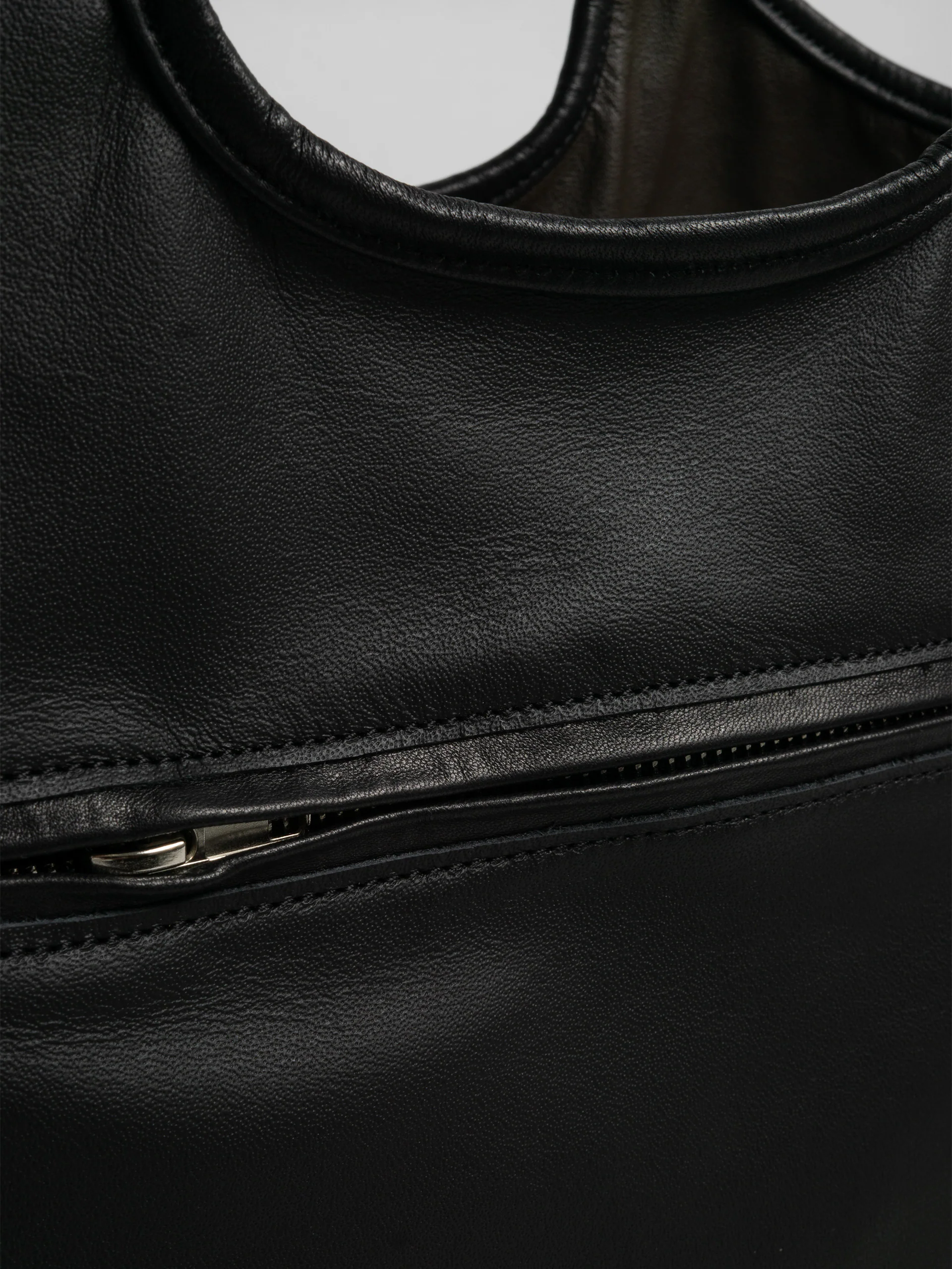 The Lair Freja Reversible Tote Large - Image 15