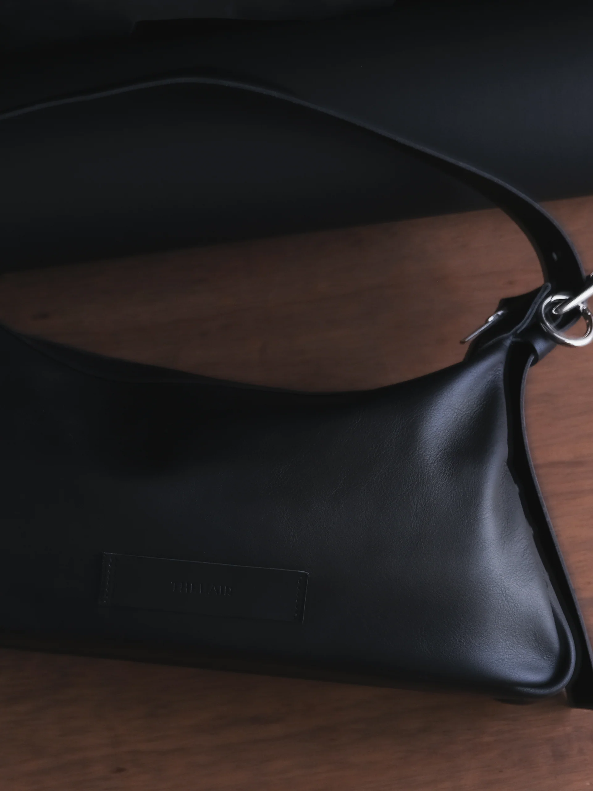 The Lair Gwen Handbag Large Black - Image 6