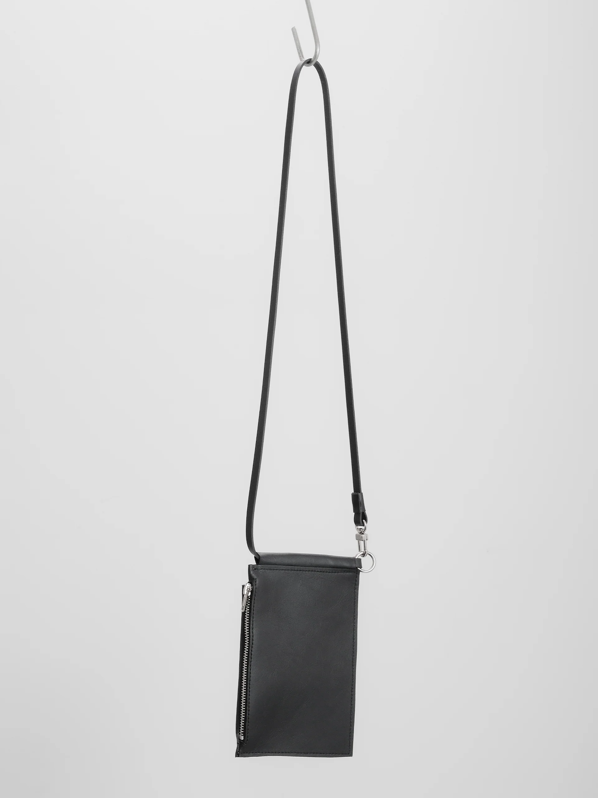 The Lair Necess Crossbody Bag Black - Image 4